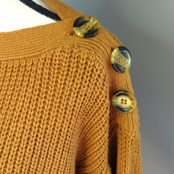 Francesca's E&M Cognac Sweater with Button Detail - Size: L - Picture 4 of 10